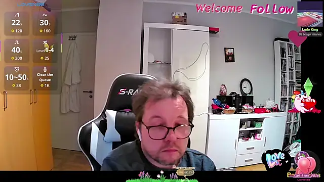 larsgessner30 online show from May 18, 2026, 10:26 pm