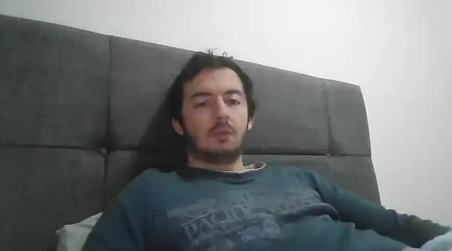 laynufff online show from February 4, 2025, 6:04 am