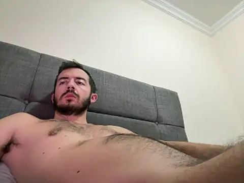 laynufff online show from March 10, 2026, 6:35 pm