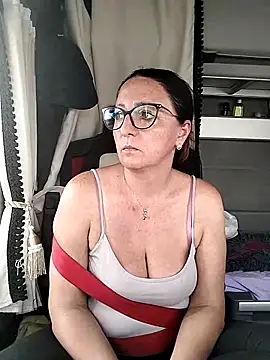 cuplubijoanna online show from November 2, 2025, 1:35 pm