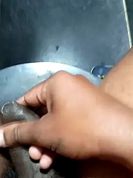 Snapshot of SexyMama_boy chatting on January 21, 2025, 4:21 am SexyMama boy online show from January 21, 2025, 4:21 am