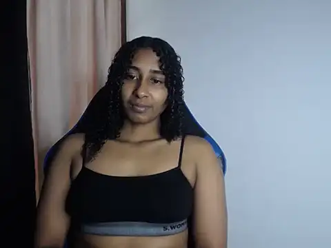 yohatinelly07 online show from June 6, 2026, 10:03 pm