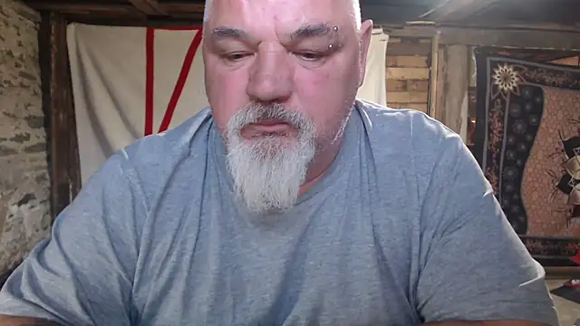 Newfiesausage1972 online show from May 10, 2026, 11:43 pm