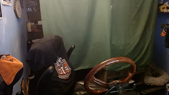 Snapshot of long_thinmint86 chatting on January 14, 2025, 1:28 pm long thinmint86 online show from January 14, 2025, 1:28 pm