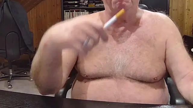 Snapshot of biggandybig chatting on February 28, 2026, 11:28 pm biggandybig online show from February 28, 2026, 11:28 pm