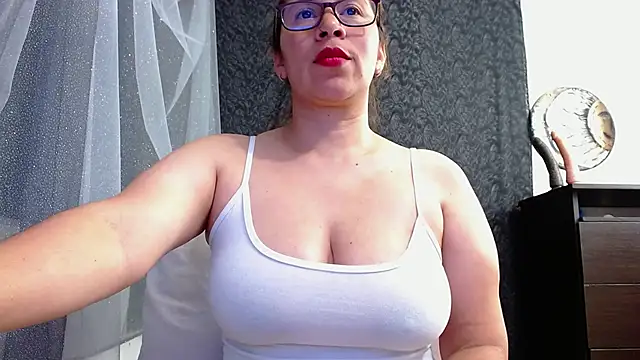 Abril Bianchi online show from September 29, 2025, 10:14 pm