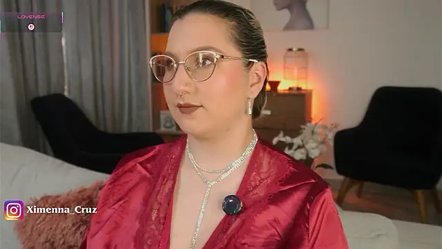 Snapshot of Ximenna_Cruz chatting on March 4, 2026, 12:00 pm Ximenna Cruz online show from March 4, 2026, 12:00 pm