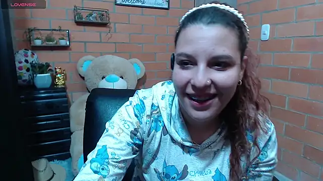 Snapshot of alexia_87 chatting on October 30, 2025, 2:24 am alexia 87 online show from October 30, 2025, 2:24 am