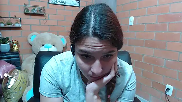 Snapshot of alexia_87 chatting on November 10, 2025, 10:20 pm alexia 87 online show from November 10, 2025, 10:20 pm