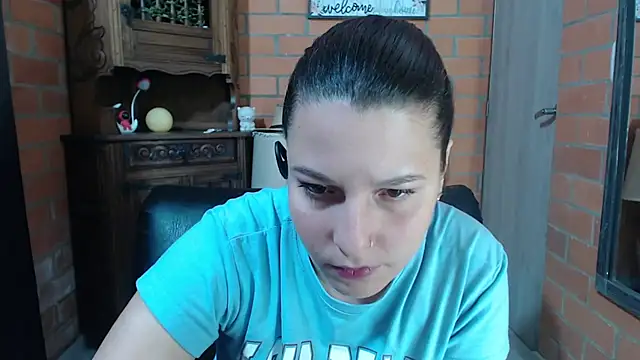 Snapshot of alexia_87 chatting on November 27, 2025, 1:40 am alexia 87 online show from November 27, 2025, 1:40 am