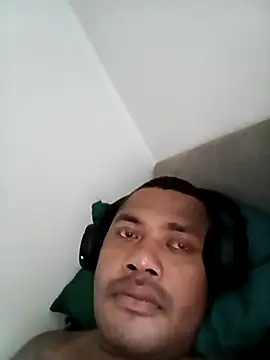 Snapshot of tuwegon chatting on February 8, 2026, 1:42 am tuwegon online show from February 8, 2026, 1:42 am