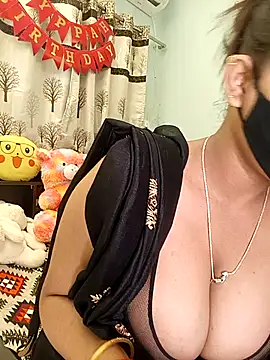 Divya girl online show from October 8, 2025, 7:28 am