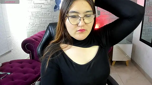 conniejames m online show from October 4, 2025, 12:25 pm