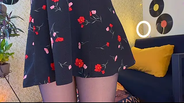 EmmyAmbros online show from March 3, 2025, 9:55 am