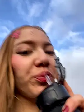 melody-dy online show from October 15, 2025, 10:10 pm