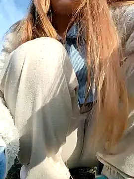 melody-dy online show from October 16, 2025, 10:00 pm