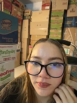 Snapshot of melody-dy chatting on March 19, 2026, 10:36 pm melody-dy online show from March 19, 2026, 10:36 pm