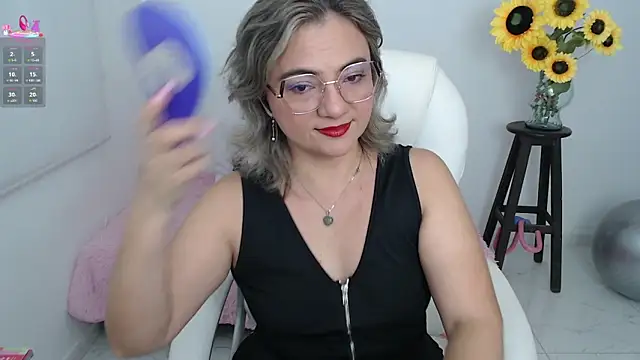 ana milf online show from September 18, 2025, 11:56 am