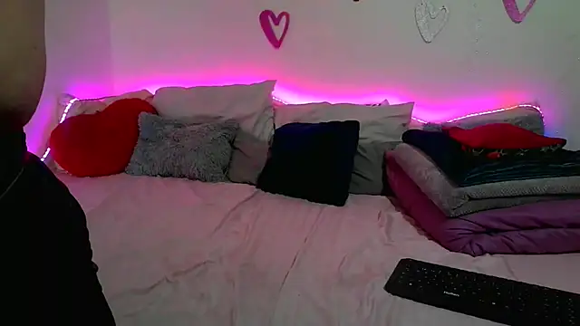 celestehot707rs online show from September 27, 2025, 6:29 am