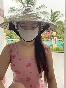 BabyThree  online show from March 5, 2025, 9:05 am