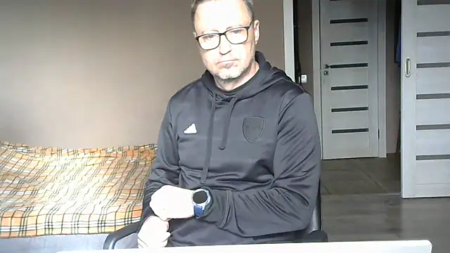 Snapshot of HarrySnake chatting on March 19, 2025, 6:24 am HarrySnake online show from March 19, 2025, 6:24 am