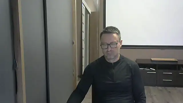 Snapshot of HarrySnake chatting on October 5, 2025, 2:15 pm HarrySnake online show from October 5, 2025, 2:15 pm