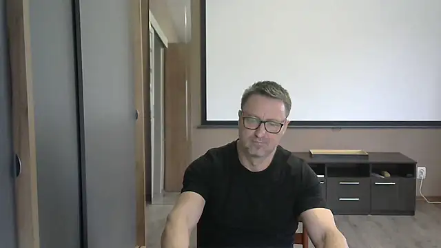 Snapshot of HarrySnake chatting on November 9, 2025, 8:23 am HarrySnake online show from November 9, 2025, 8:23 am