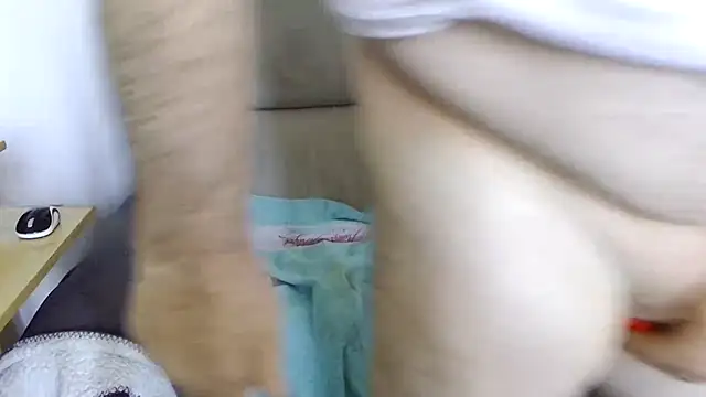 Snapshot of gillou1234 chatting on March 18, 2025, 9:52 am gillou1234 online show from March 18, 2025, 9:52 am