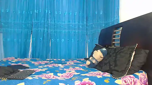 Hot Sharks  online show from October 15, 2025, 6:57 am