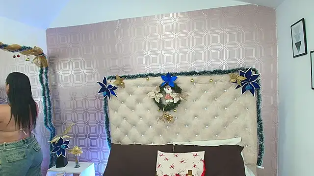 Snapshot of Sara_Desire chatting on January 10, 2025, 12:26 pm Sara Desire online show from January 10, 2025, 12:26 pm