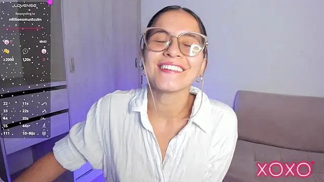 Snapshot of Lilacutte_ chatting on March 21, 2026, 8:19 am Lilacutte online show from March 21, 2026, 8:19 am