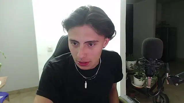 jay dimarco2 online show from November 21, 2025, 2:54 am