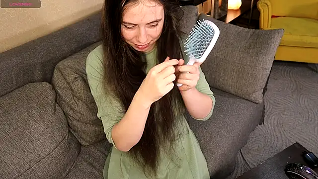 Kete Moon online show from November 21, 2025, 10:52 pm