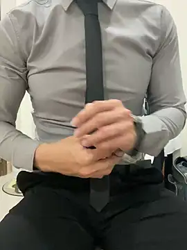 harrylouis1357 online show from December 10, 2024, 1:22 pm