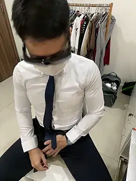 harrylouis1357 online show from March 15, 2025, 7:20 am