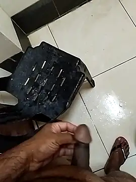 Snapshot of cenyon124 chatting on September 28, 2025, 5:07 pm cenyon124 online show from September 28, 2025, 5:07 pm