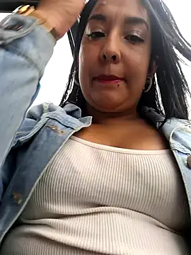 Bella keny online show from October 10, 2025, 6:40 pm