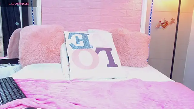 JessyZoe online show from January 18, 2025, 2:02 pm