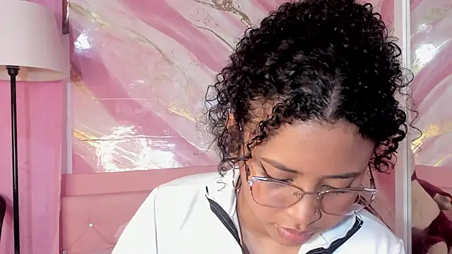 JessyZoe online show from October 21, 2025, 2:29 pm