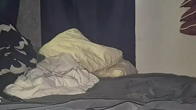 suzyswallowsxxx704 online show from November 15, 2025, 6:59 pm