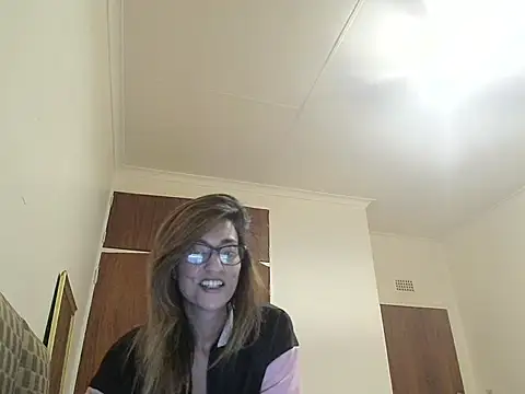 Snapshot of karmicQueen669 chatting on April 29, 2026, 12:05 am karmicQueen669 online show from April 29, 2026, 12:05 am