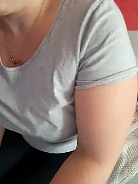 cruellaculdenfer67 online show from October 29, 2025, 9:33 am