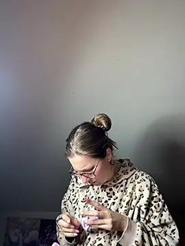 Snapshot of ur_pleasure_ chatting on February 20, 2025, 8:14 pm ur pleasure online show from February 20, 2025, 8:14 pm