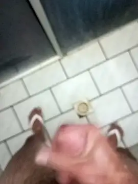 Snapshot of Din0071 chatting on December 7, 2024, 8:38 pm Din0071 online show from December 7, 2024, 8:38 pm