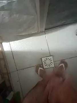 Snapshot of Din0071 chatting on September 29, 2025, 2:33 pm Din0071 online show from September 29, 2025, 2:33 pm