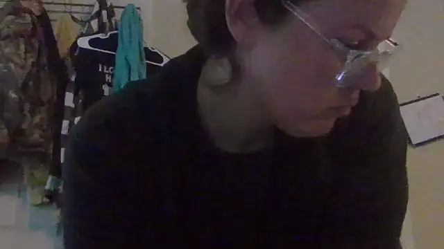 Snapshot of velvetta_ chatting on March 5, 2025, 5:29 pm velvetta  online show from March 5, 2025, 5:29 pm