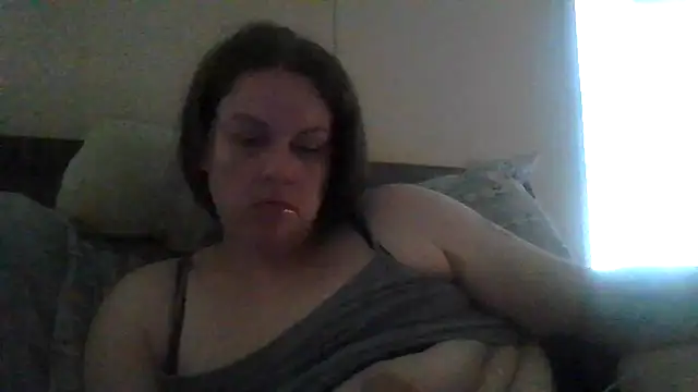 Snapshot of velvetta_ chatting on September 23, 2025, 2:31 pm velvetta  online show from September 23, 2025, 2:31 pm