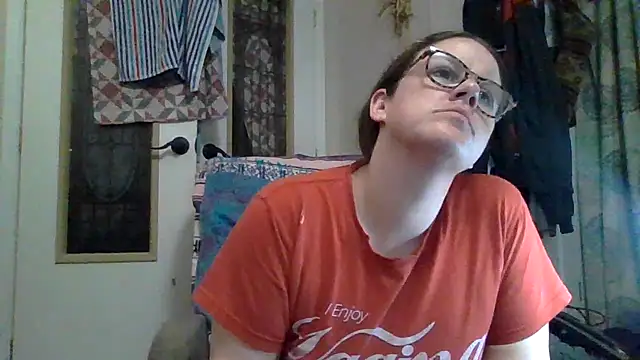 Snapshot of velvetta_ chatting on October 13, 2025, 7:41 am velvetta  online show from October 13, 2025, 7:41 am
