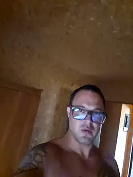 JonnyIronwood online show from October 30, 2025, 7:14 pm