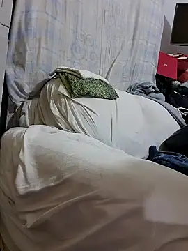 Snapshot of josehot151515 chatting on February 24, 2026, 2:04 pm josehot151515 online show from February 24, 2026, 2:04 pm